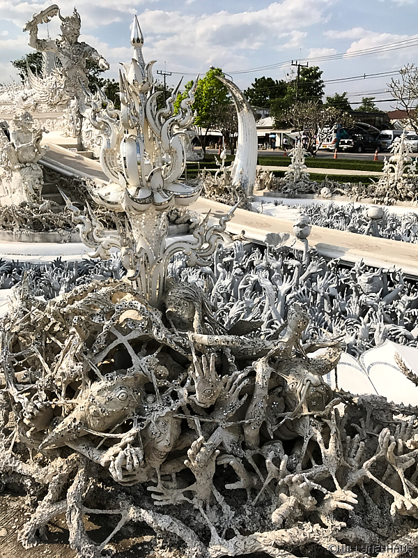 WeisserTempelChiangRai10